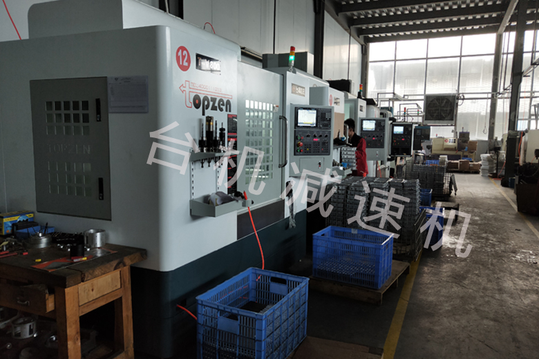 平行軸齒輪減速機(jī)制作廠-定時反饋進(jìn)度，準(zhǔn)時交貨